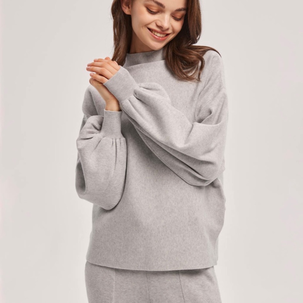 NAP LOUNGE Crew-Neck Sweatshirt